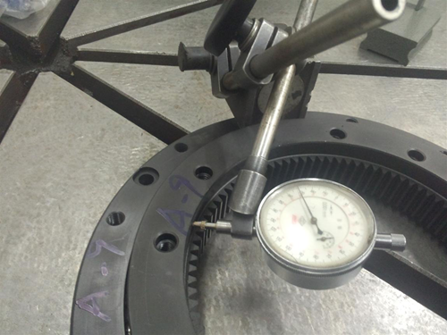 precision slewing bearing