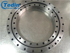 XSU080398 کراسڈ رولر بیئرنگ